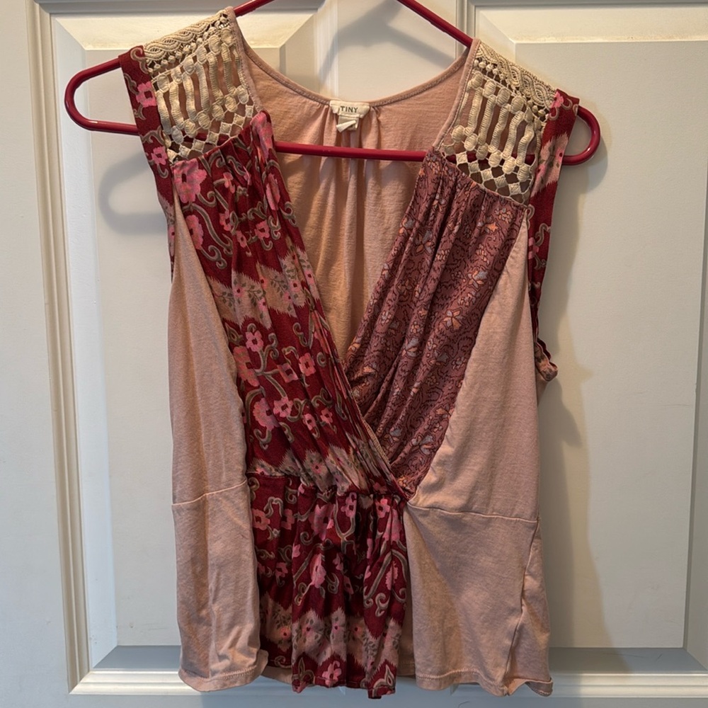 Anthropologie Tiny Nisha Surplice Lace Faux Wrap Sleeveless Top Size M